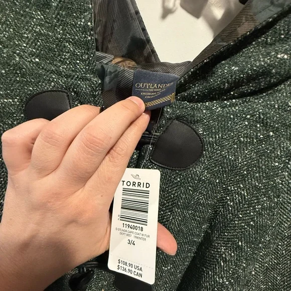 Outlander Torrid Dark Green Hooded Cape with Toggle Closures - Picture 2 of 4
